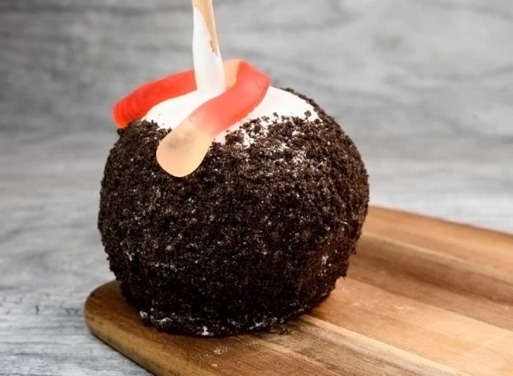 Oreo Caramel Apple Pete & Belle's